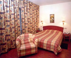 Classic double for single use with french bed, private facilities, and breakfast